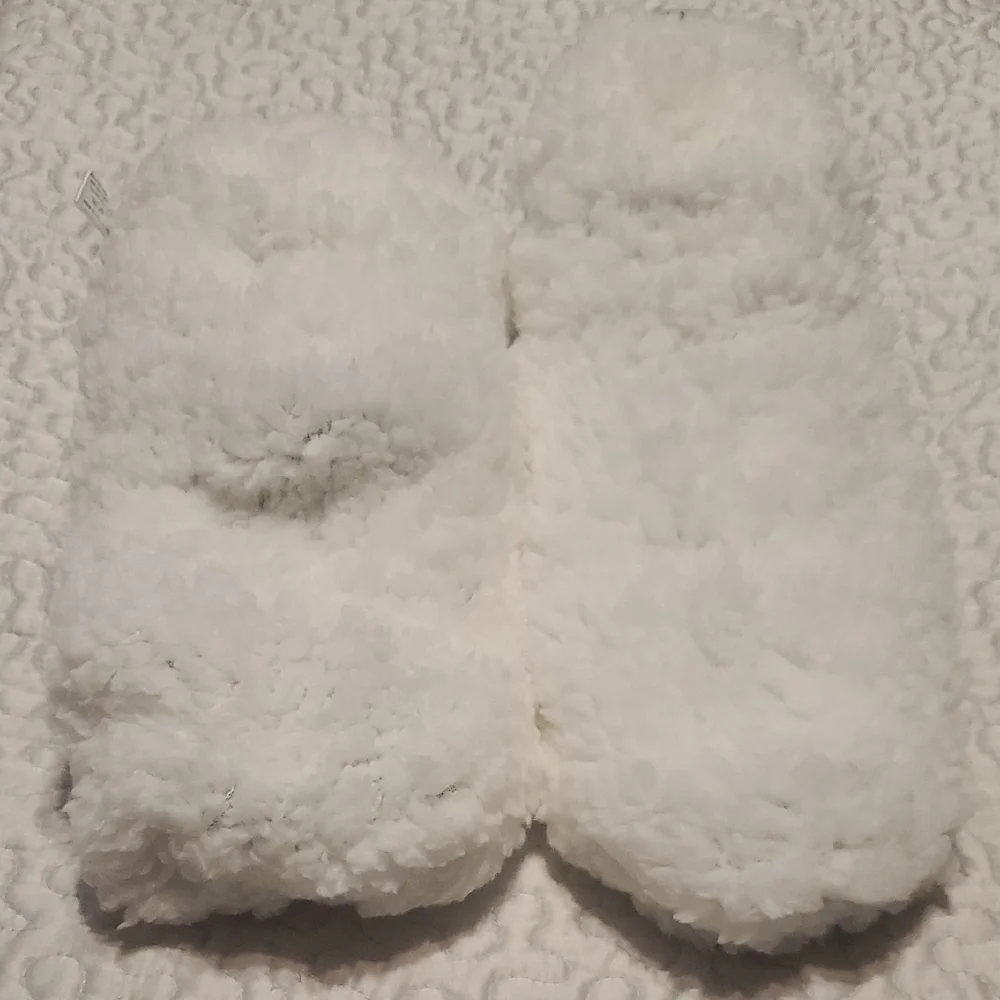 Cozy Black and White Knit Mittens - Picture 8 of 9